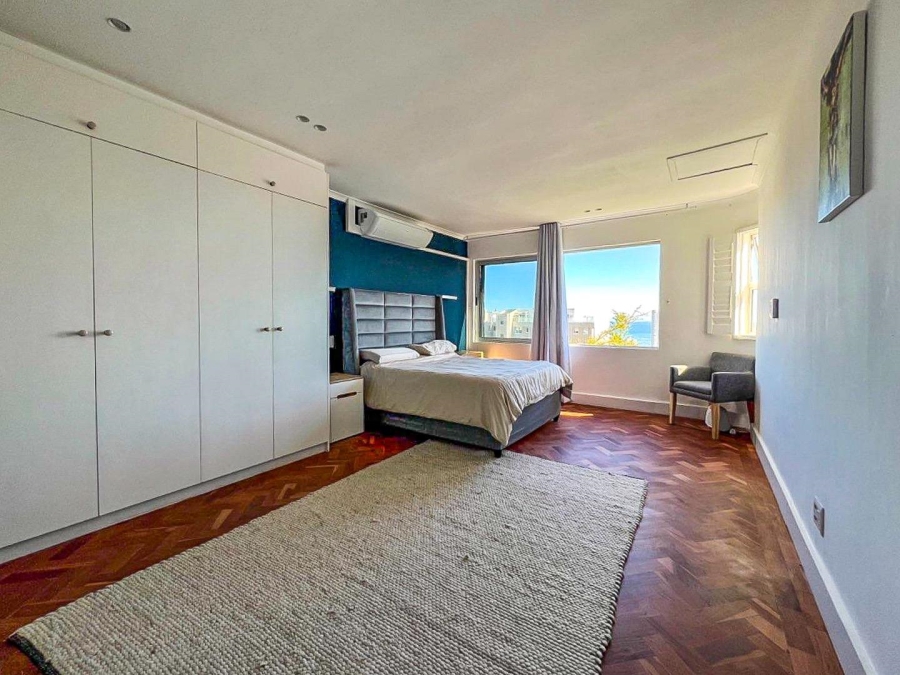 2 Bedroom Property for Sale in Sea Point Western Cape